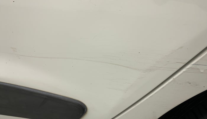 2018 Hyundai Xcent E+, CNG, Manual, 57,279 km, Rear left door - Minor scratches