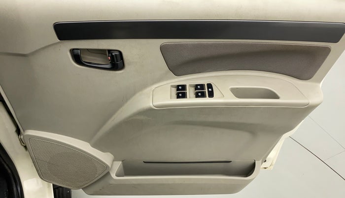 2018 Mahindra Scorpio S7 120 BHP 2WD, Diesel, Manual, 32,382 km, Driver Side Door Panels Control