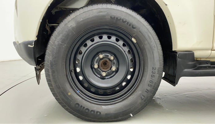 2018 Mahindra Scorpio S7 120 BHP 2WD, Diesel, Manual, 32,382 km, Left Front Wheel