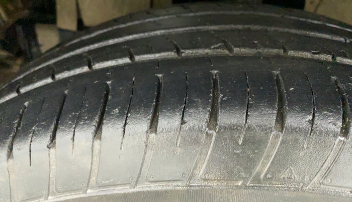 2018 Mahindra Scorpio S7 120 BHP 2WD, Diesel, Manual, 32,382 km, Left Front Tyre Tread