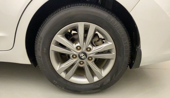 2017 Hyundai New Elantra 2.0 SX(O) AT PETROL, Petrol, Automatic, 75,962 km, Left Rear Wheel