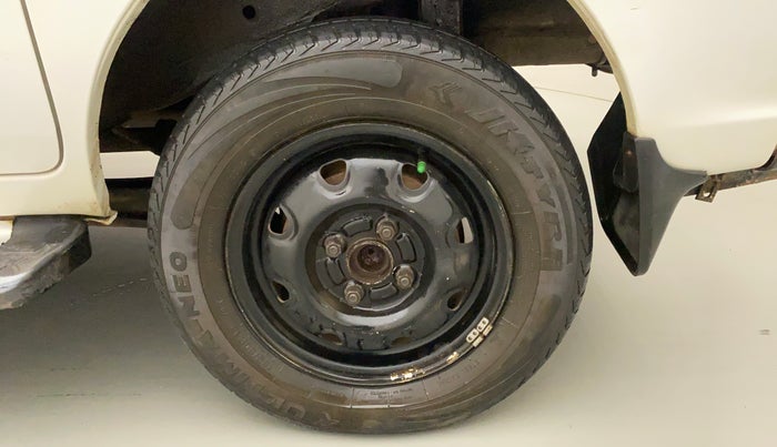 2012 Maruti Eeco 7 STR, CNG, Manual, 73,026 km, Left Rear Wheel