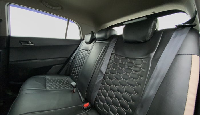 2016 Hyundai Creta 1.6 CRDI SX PLUS AUTO, Diesel, Automatic, Right Side Rear Door Cabin