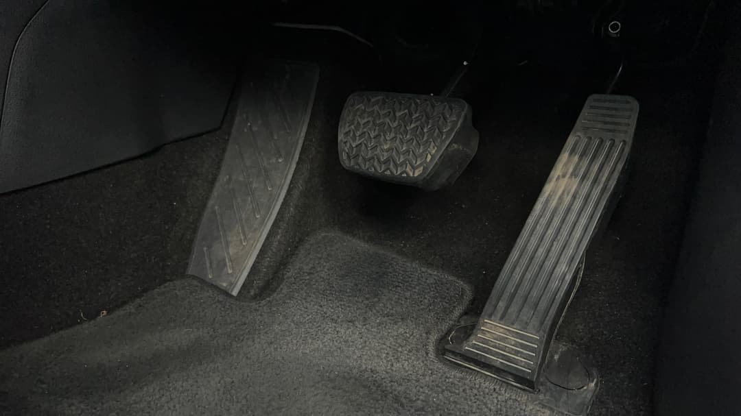 2022 Toyota RAV4 Gx (2WD) Hybrid, Automatic, 106632 km, Pedals and Footmat
