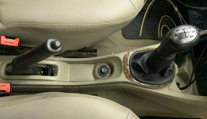 2014 Nissan Terrano XL (P), Petrol, Manual, 87,045 km, Gear Lever