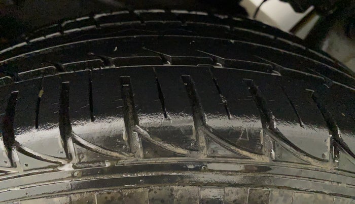 2014 Nissan Terrano XL (P), Petrol, Manual, 87,045 km, Left Rear Tyre Tread
