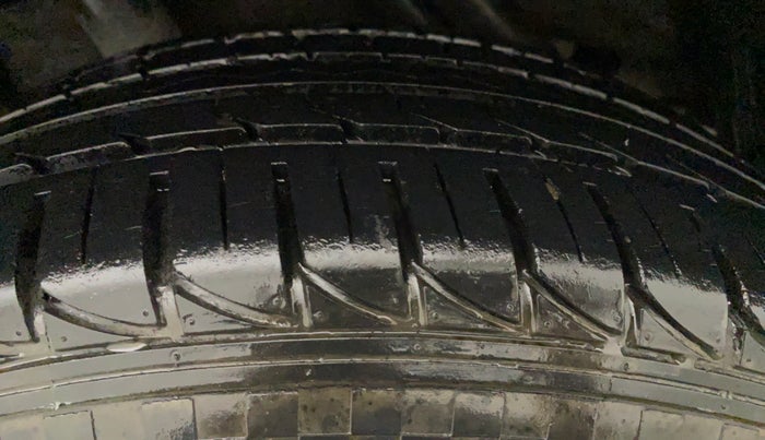 2014 Nissan Terrano XL (P), Petrol, Manual, 87,045 km, Left Front Tyre Tread