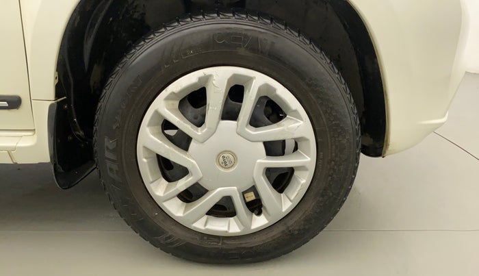2014 Nissan Terrano XL (P), Petrol, Manual, 87,045 km, Right Front Wheel