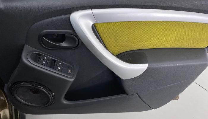 2014 Renault Duster RXL 110 PS ADVENTURE, Diesel, Manual, 57,482 km, Driver Side Door Panels Control