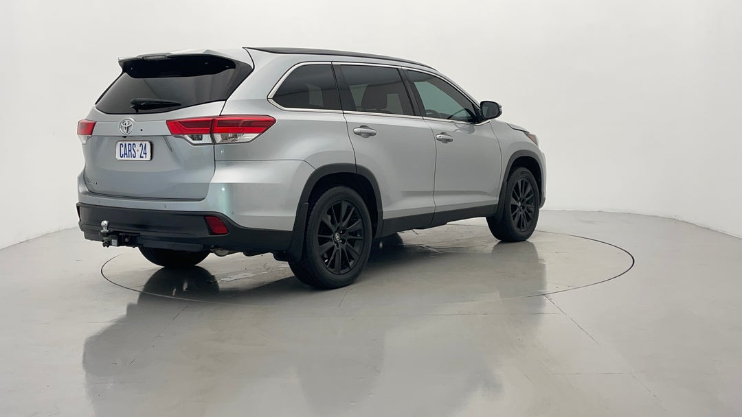 Right Back Diagonal (45- Degree) View