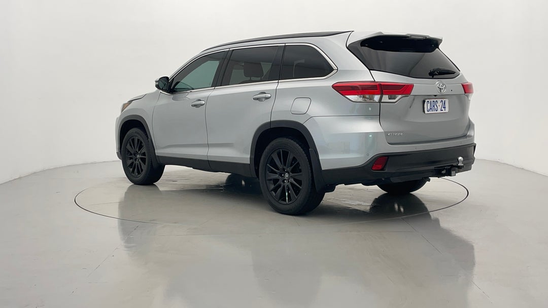 Left Back Diagonal (45- Degree) View