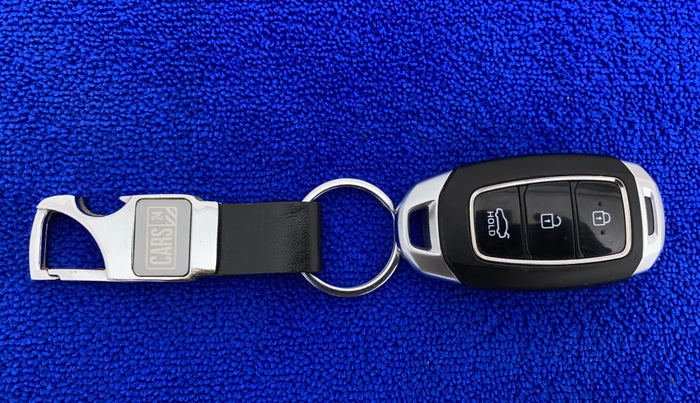 2018 Hyundai Verna 1.6 VTVT SX O, Petrol, Manual, 30,972 km, Key Close Up