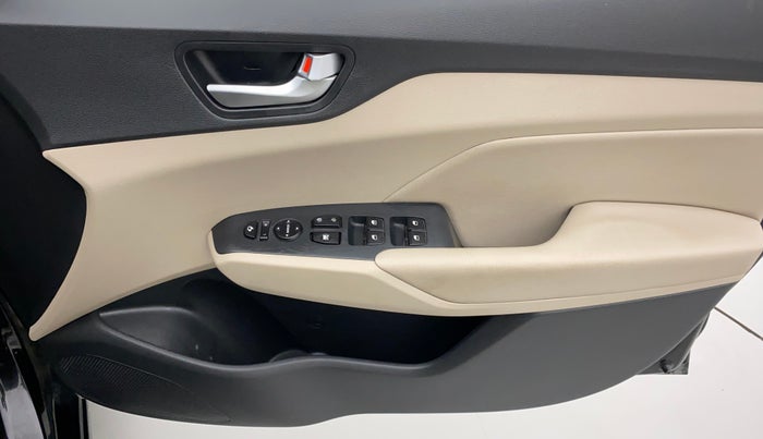 2018 Hyundai Verna 1.6 VTVT SX O, Petrol, Manual, 30,972 km, Driver Side Door Panels Control