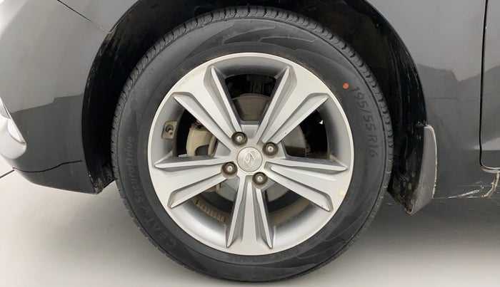 2018 Hyundai Verna 1.6 VTVT SX O, Petrol, Manual, 30,972 km, Left Front Wheel