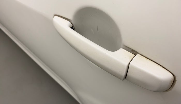 2012 Maruti Ertiga VDI, Diesel, Manual, 94,751 km, Rear left door - Door handle has minor damage