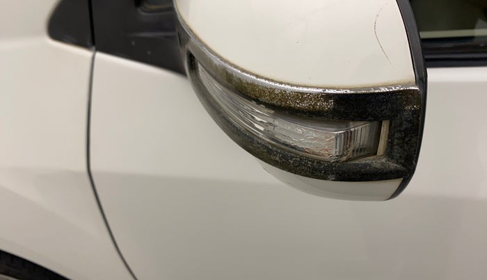 2012 Maruti Ertiga VDI, Diesel, Manual, 94,751 km, Left rear-view mirror - Indicator light has minor damage
