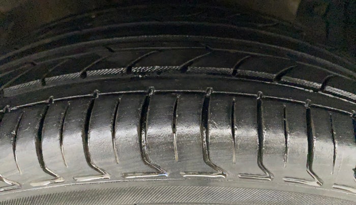 2012 Maruti Ertiga VDI, Diesel, Manual, 94,751 km, Right Front Tyre Tread