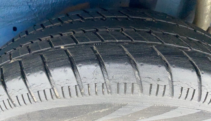 2015 Maruti Celerio VXI AGS, Petrol, Automatic, Left Rear Tyre Tread