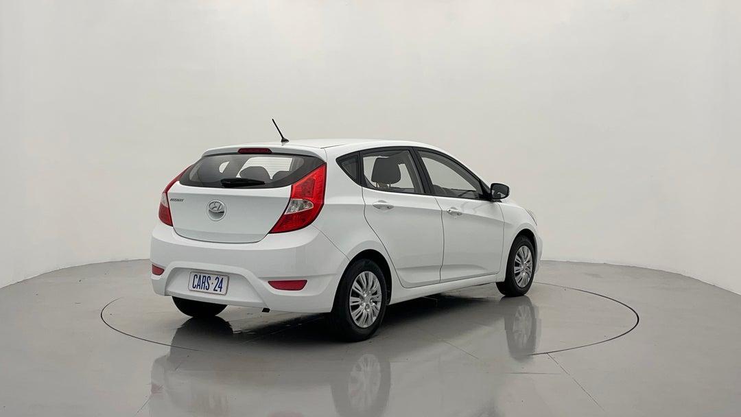 Right Back Diagonal (45- Degree) View