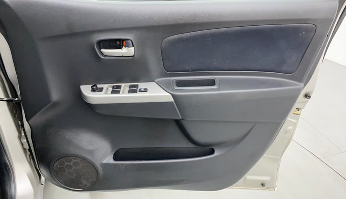 2011 Maruti Wagon R 1.0 VXI, Petrol, Manual, 47,816 km, Driver Side Door Panels Control