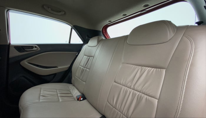 2017 Hyundai Elite i20 SPORTZ 1.4, Diesel, Manual, 49,221 km, Right Side Rear Door Cabin