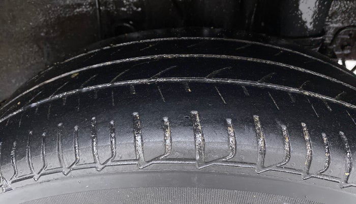2017 Hyundai Elite i20 SPORTZ 1.4, Diesel, Manual, 49,221 km, Left Rear Tyre Tread