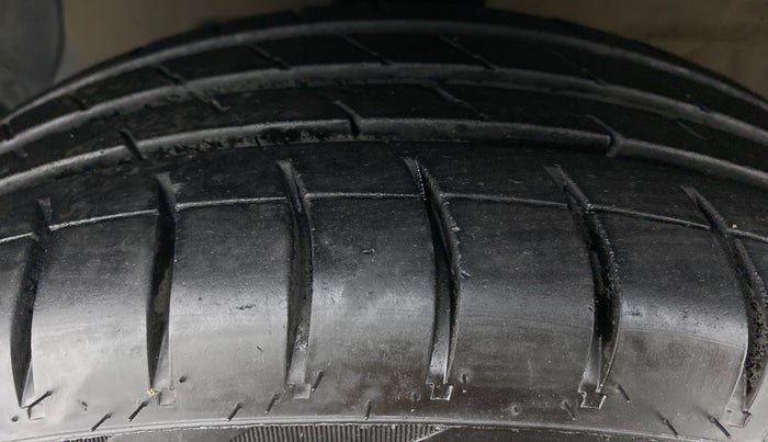 2014 Hyundai Grand i10 ASTA 1.2 KAPPA VTVT, Petrol, Manual, 52,424 km, Left Front Tyre Tread