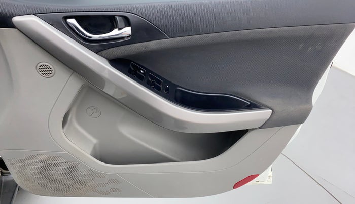 2019 Tata NEXON XZ+ 1.5, Diesel, Manual, 84,135 km, Driver Side Door Panels Control
