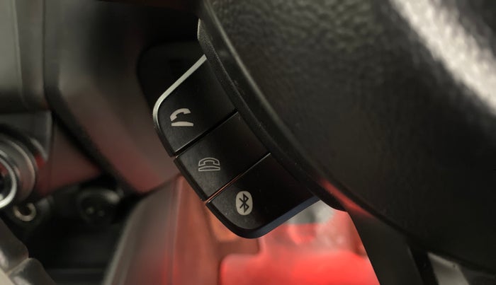 2018 Maruti Swift ZDI AMT, Diesel, Automatic, 87,529 km, Steering wheel - Phone control not functional