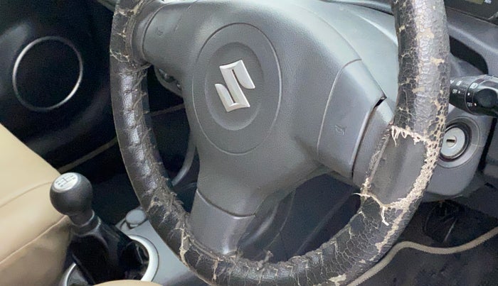 2010 Maruti Swift VXI, Petrol, Manual, 46,741 km, Steering wheel - Steering cover is minor torn