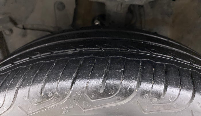 2018 Honda Jazz 1.5L I-DTEC V, Diesel, Manual, 1,02,256 km, Left Front Tyre Tread