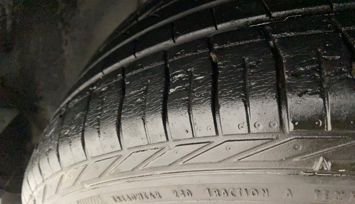 2020 Tata NEXON XZ PLUS (O) PETROL DUAL TONE, Petrol, Manual, 36,154 km, Left front tyre - Minor crack