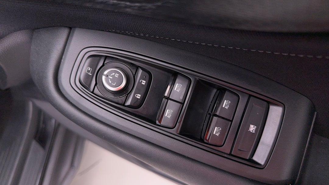 2022 Subaru Outback AWD, Automatic, 92039 km, Drivers Side Door Panel Controls