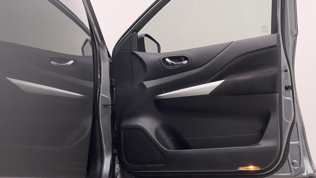 2018 Nissan Navara St (4x4), Automatic, 74104 km, Speaker View