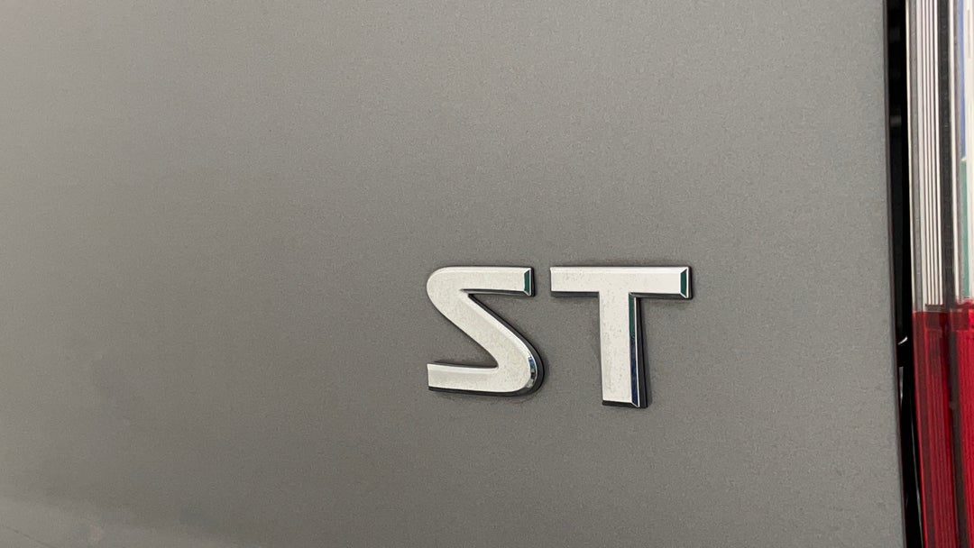 2018 Nissan Navara St (4x4), Automatic, 74104 km, Badge (Boot Right Side)