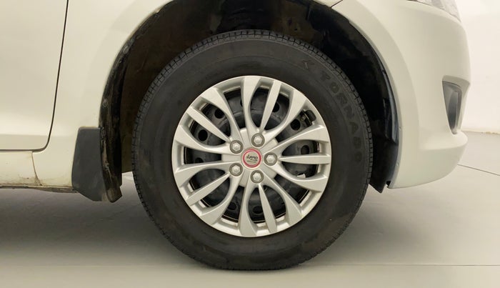 2014 Maruti Swift VXI, Petrol, Manual, 27,069 km, Right Front Wheel