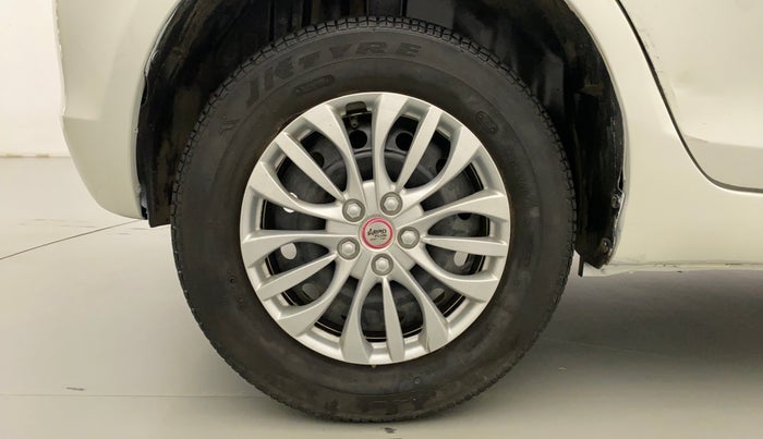 2014 Maruti Swift VXI, Petrol, Manual, 27,069 km, Right Rear Wheel