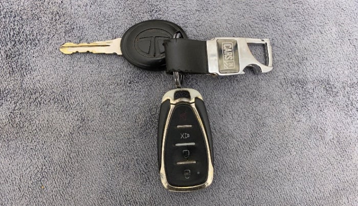 2018 Tata Tiago XE PETROL, Petrol, Manual, 47,846 km, Lock system - Remote key not functional