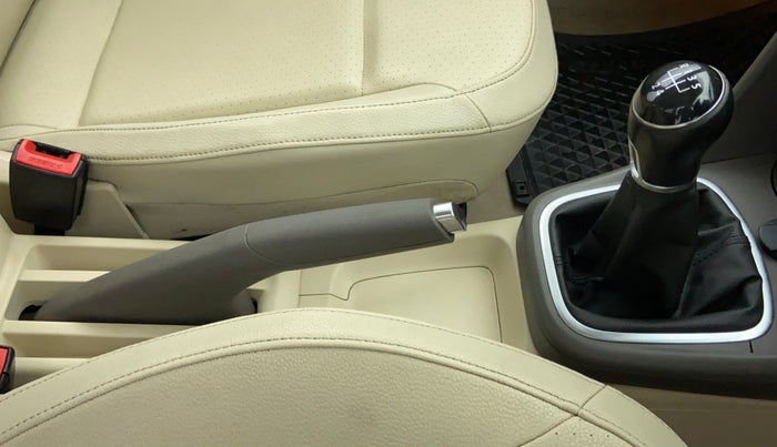 2015 Volkswagen Vento HIGHLINE PETROL, Petrol, Manual, 62,093 km, Gear Lever