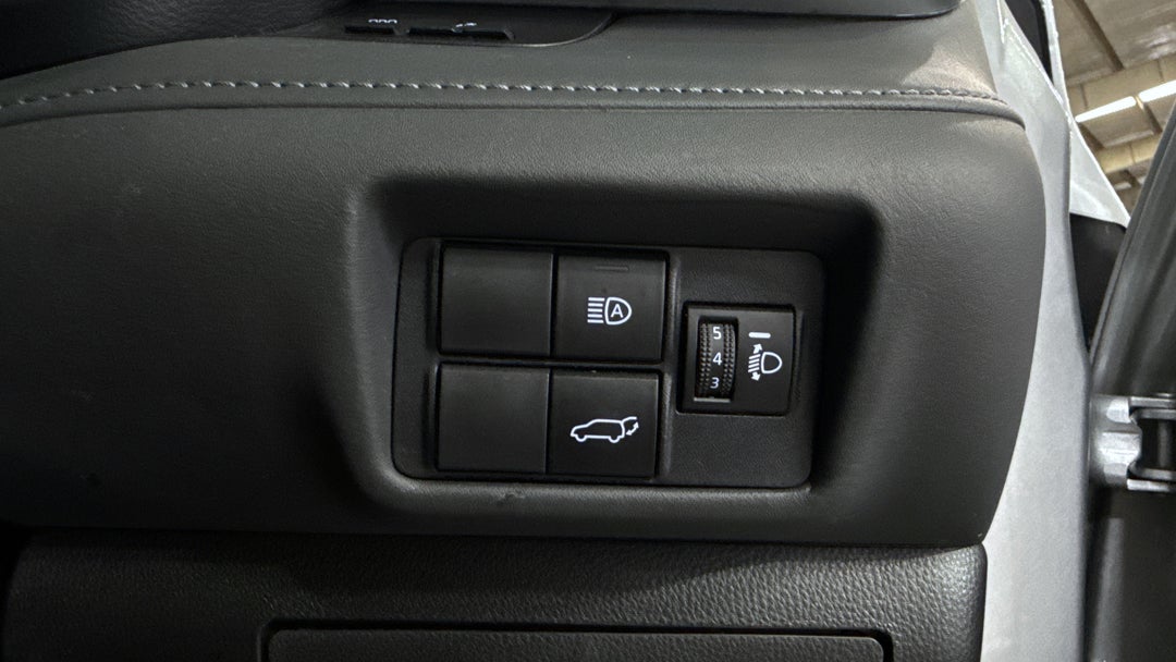 2021 Toyota Kluger Gxl Hybrid AWD, Automatic, 89513 km, Utility Switches/Buttons