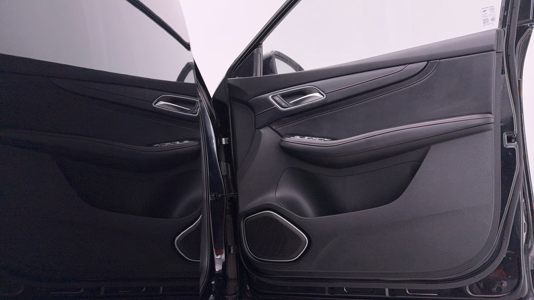 2022 MG HS Core, Automatic, 74345 km, Speaker View