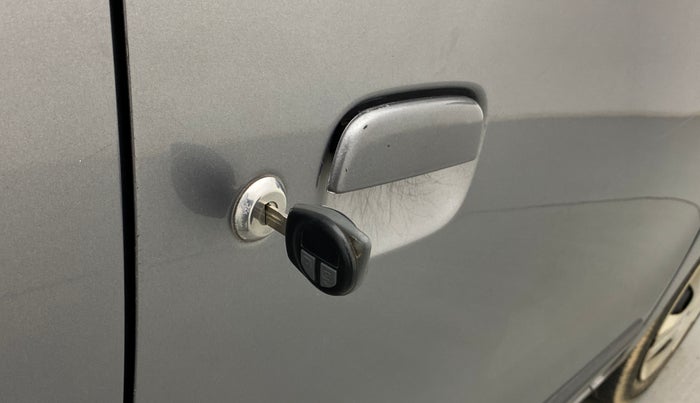 2015 Maruti Wagon R 1.0 VXI, Petrol, Manual, 67,322 km, Lock system - Central lock not working
