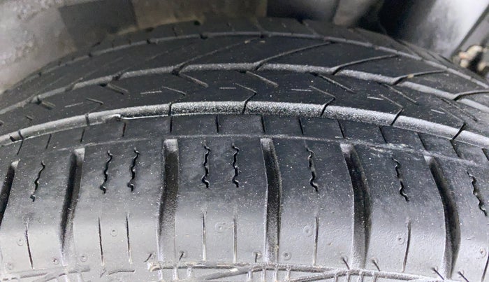 2015 Hyundai Grand i10 MAGNA 1.2 VTVT, CNG, Manual, 56,076 km, Left Rear Tyre Tread