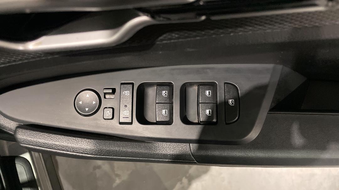 2023 Kia Sportage S (FWD), Automatic, 30276 km, Drivers Side Door Panel Controls