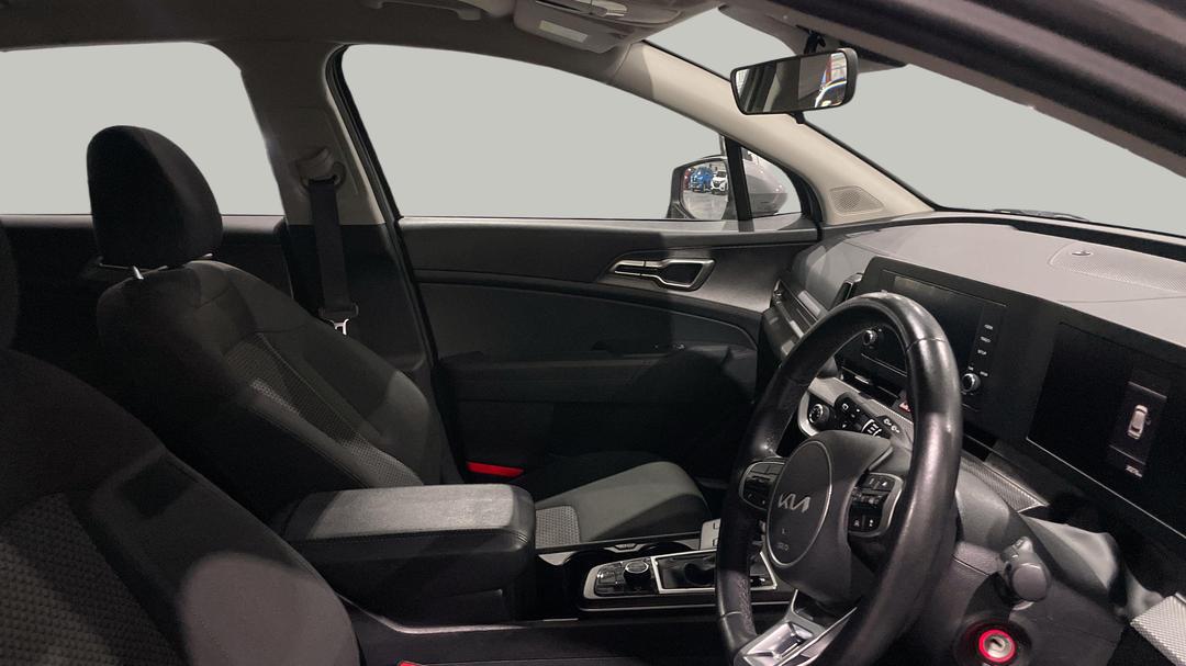2023 Kia Sportage S (FWD), Automatic, 30276 km, Right Side Front Door Cabin View