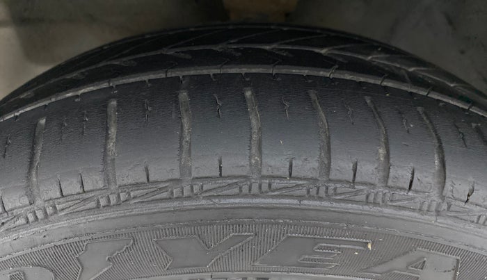 2012 Hyundai Santro Xing GL PLUS, Petrol, Manual, 28,111 km, Left Front Tyre Tread
