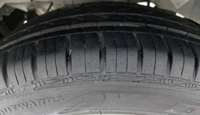 2012 Hyundai Santro Xing GL PLUS, Petrol, Manual, 28,111 km, Right Rear Tyre Tread