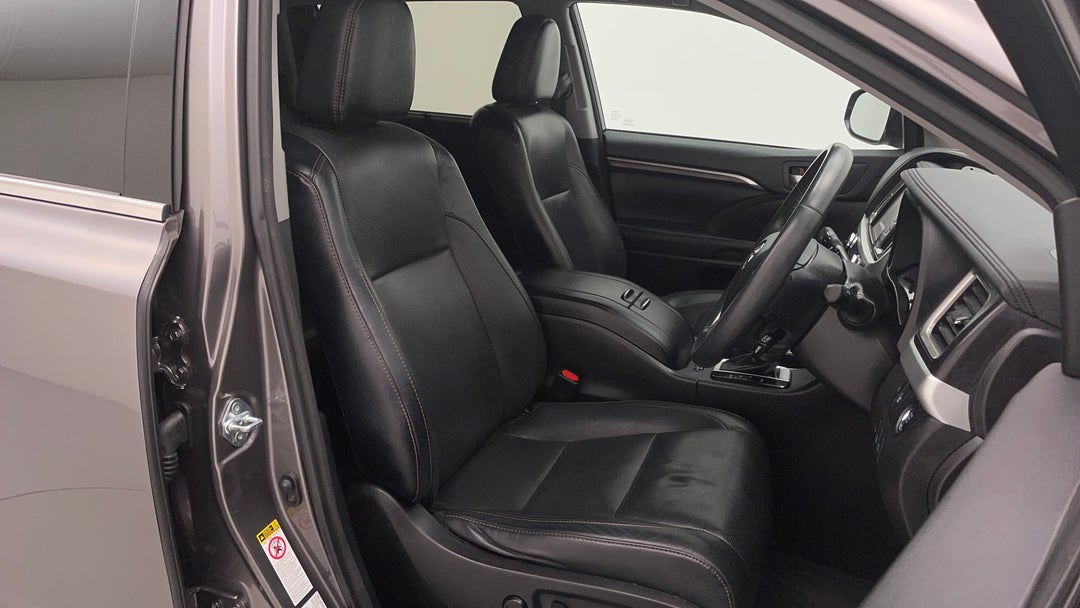 2016 Toyota Kluger Grande (4x4), Automatic, 96736 km, Right Side Front Door Cabin View