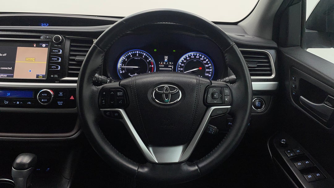 2016 Toyota Kluger Grande (4x4), Automatic, 96736 km, Steering Wheel Close-up