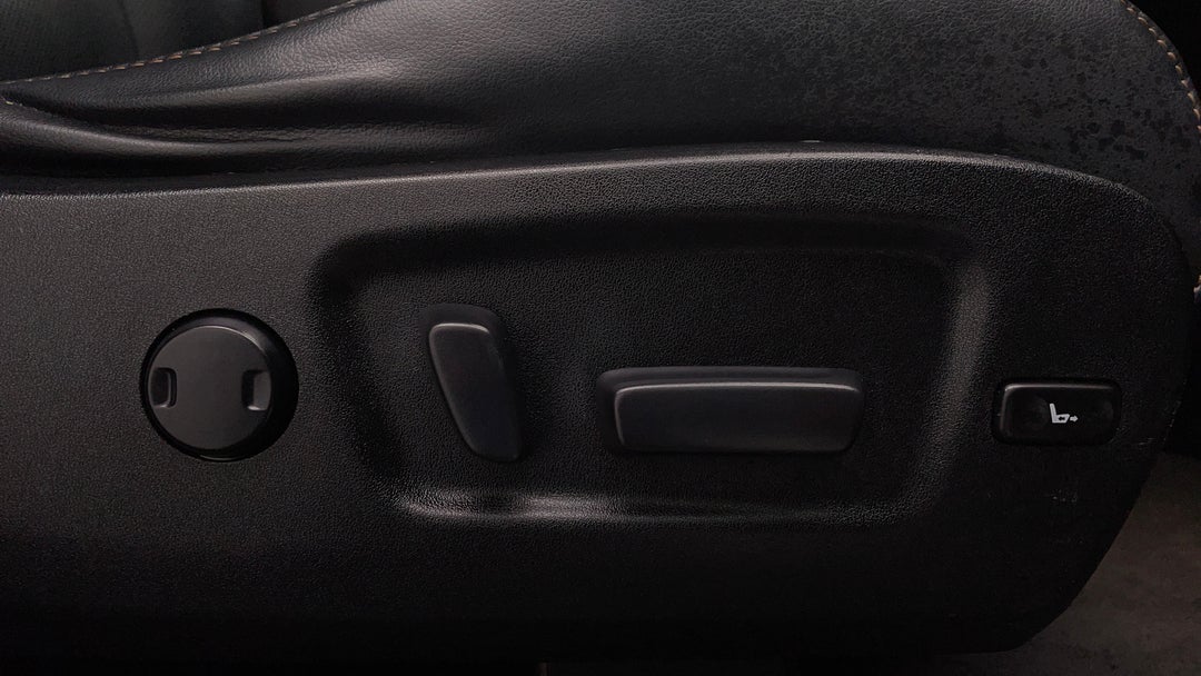 2016 Toyota Kluger Grande (4x4), Automatic, 96736 km, Drivers Side Adjustment Panel